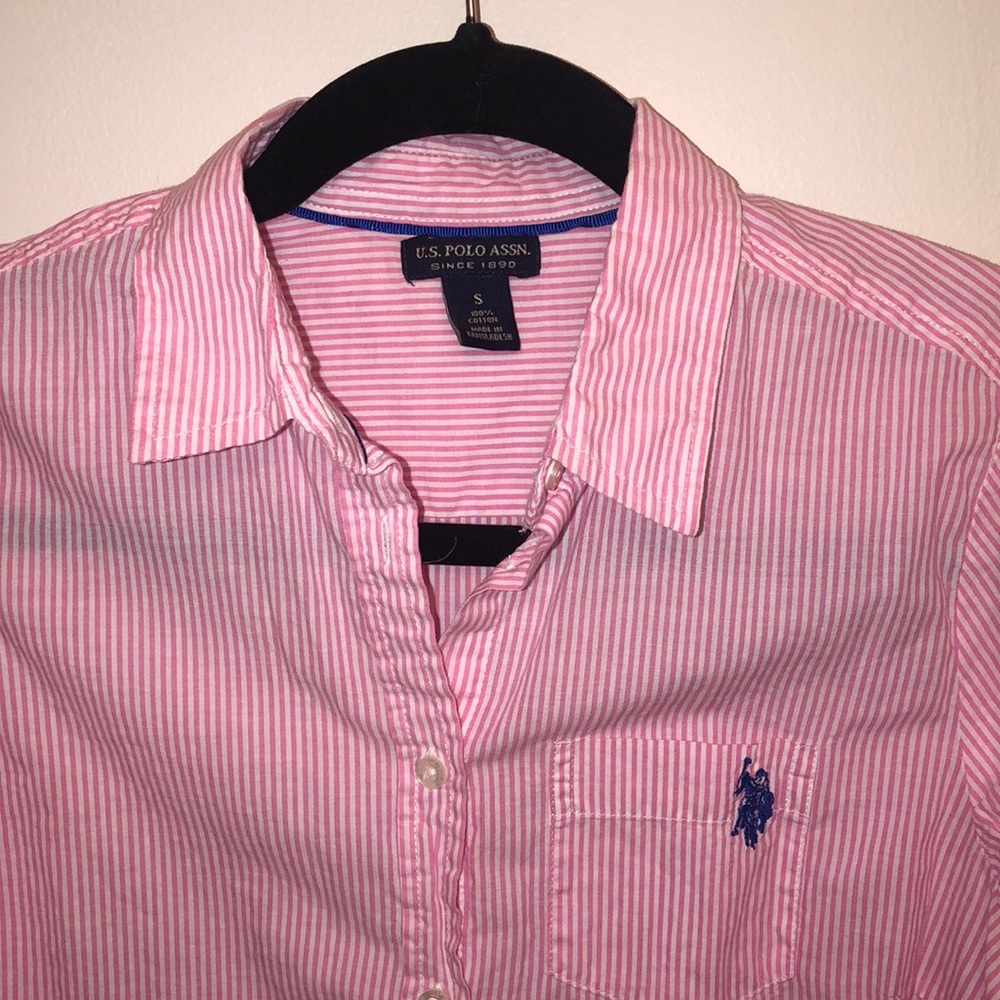 U.S. POLO ASSN. button done top. - Picture 2 of 3